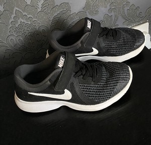 kids nike trainers size 2