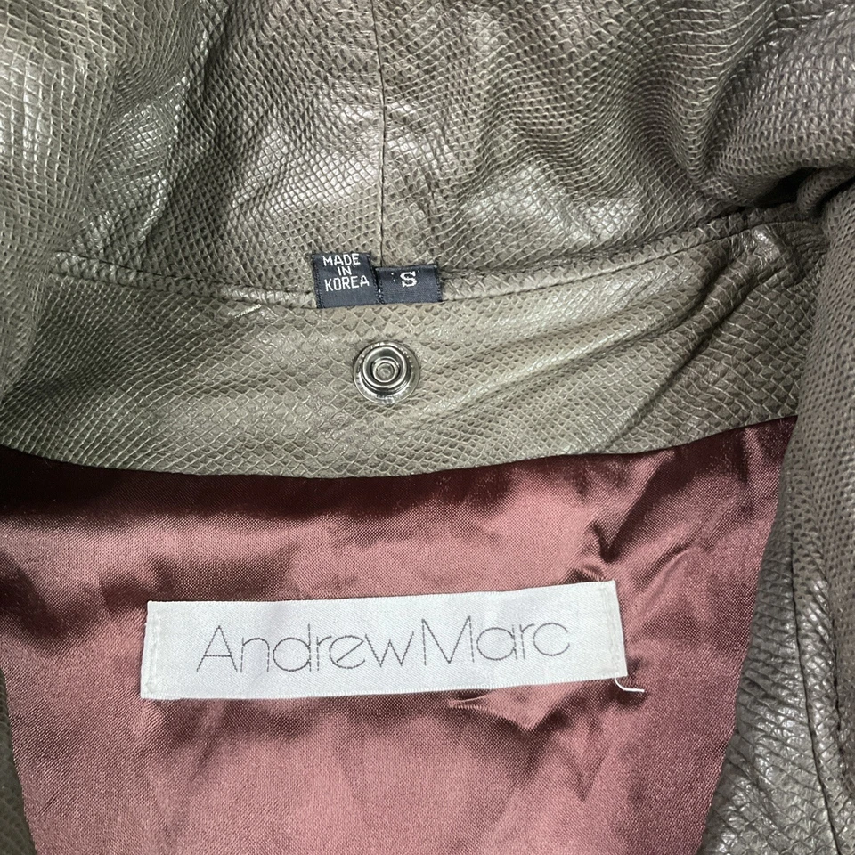 Jaqueta Colete de Couro Vintage Andrew Marc Opossum Feminina Tamanho P Marrom Retrô - Imagem 2 de 4