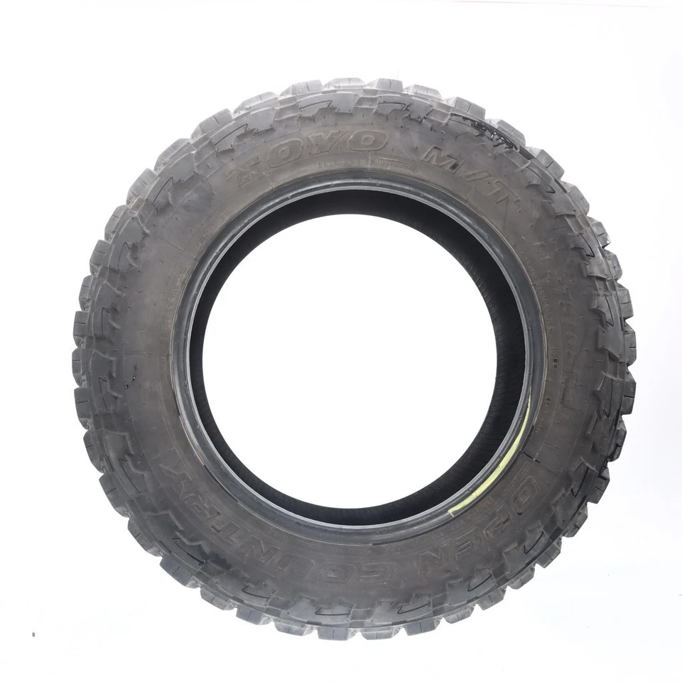 Toyo Open Country MT 126/123P - 11,5/32 LT 275/65R20 usado Foto 4 de 4