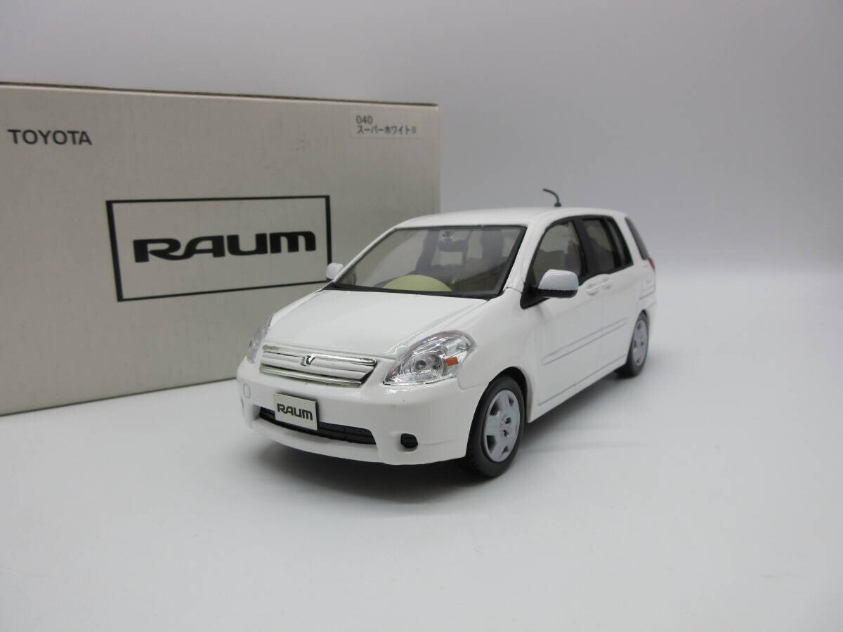 トヨタRAUM カラーサンプルミニカー 1:24 Toyota RAUM Color Sample Minicar Super White II Diecast