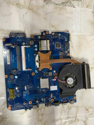 Samsung R730 Motherboard, comes with Heat sink and processor.