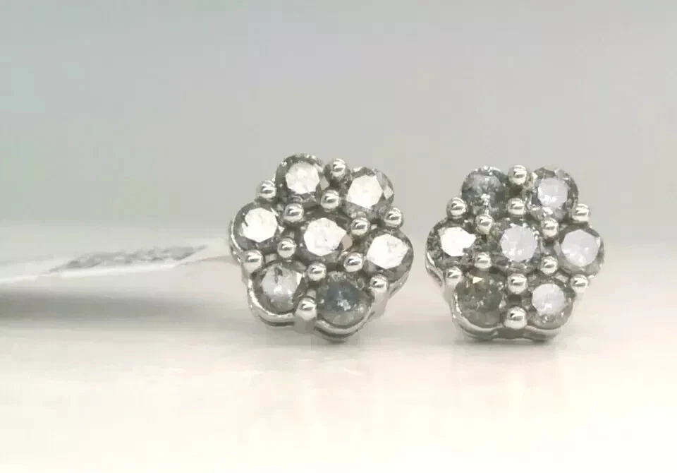 $5500 – 0.25CT Real Diamond Halo Cluster Stud Earrings – Solid 10K White Gold - Image 2 of 4