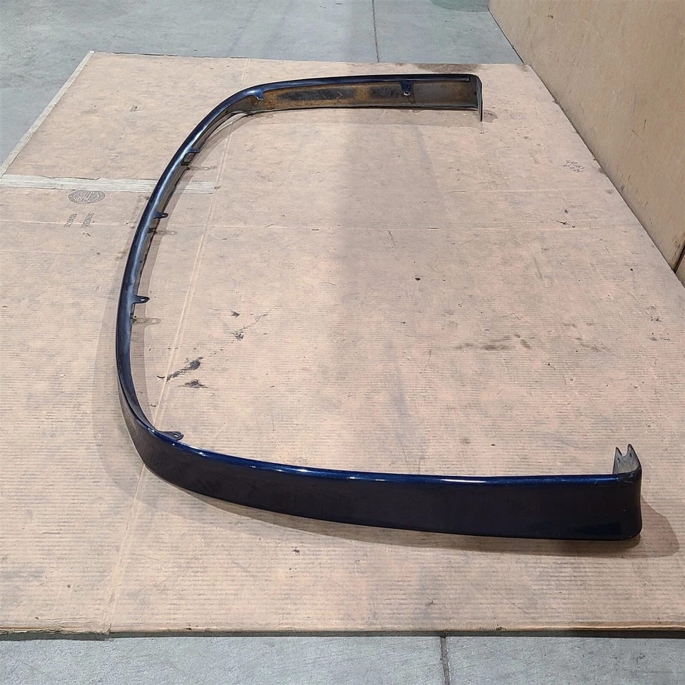 Parachoques trasero Facia 98-02 Camaro Z28 moldura inferior Aa7303 Foto 4 de 4