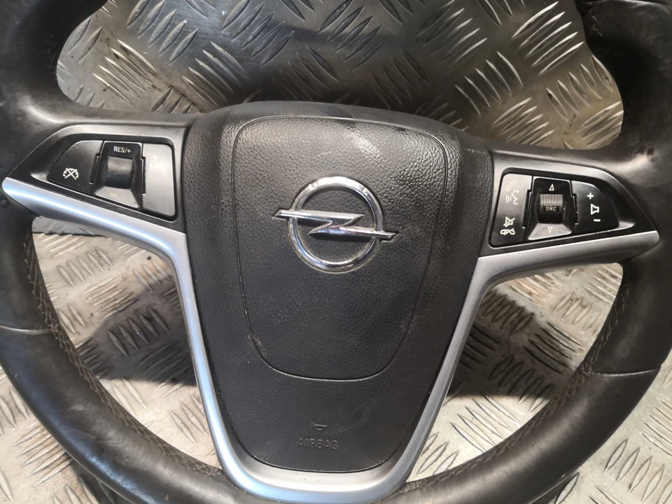 Volante completo de couro preto OPEL INSIGNIA A 13306885 - Imagem 2 de 4