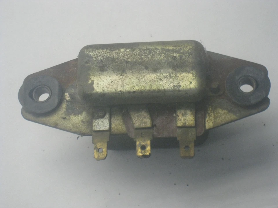 Kawasaki KZ400 KZ 400 1974 regulador de voltaje Foto 3 de 4