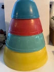 1950's Vintage Pyrex 4 piece Bowl. Set # 401-402-403-404