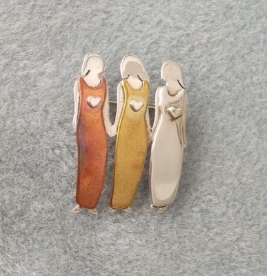 Far Fetched Friends Sisters 3 Women Hearts Love BFFs Pin Brooch Mixed Metals
