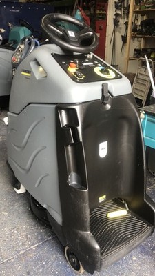 KÄRCHER Chariot RideOn Ultra High Speed Bodenpolierer. NUR 23 Stunden. X DEMO