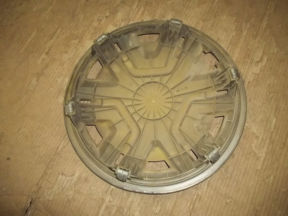 Mazda GLC 1981 81 1982 82 tapacubos llanta tapacubos 13" fabricante de equipos originales usado 56506 Foto 3 de 4