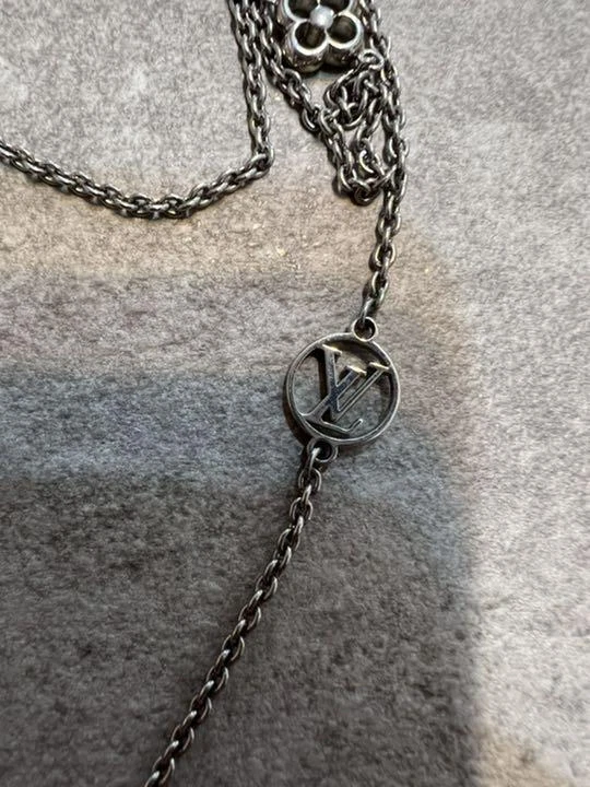 Lv flower full necklace deals