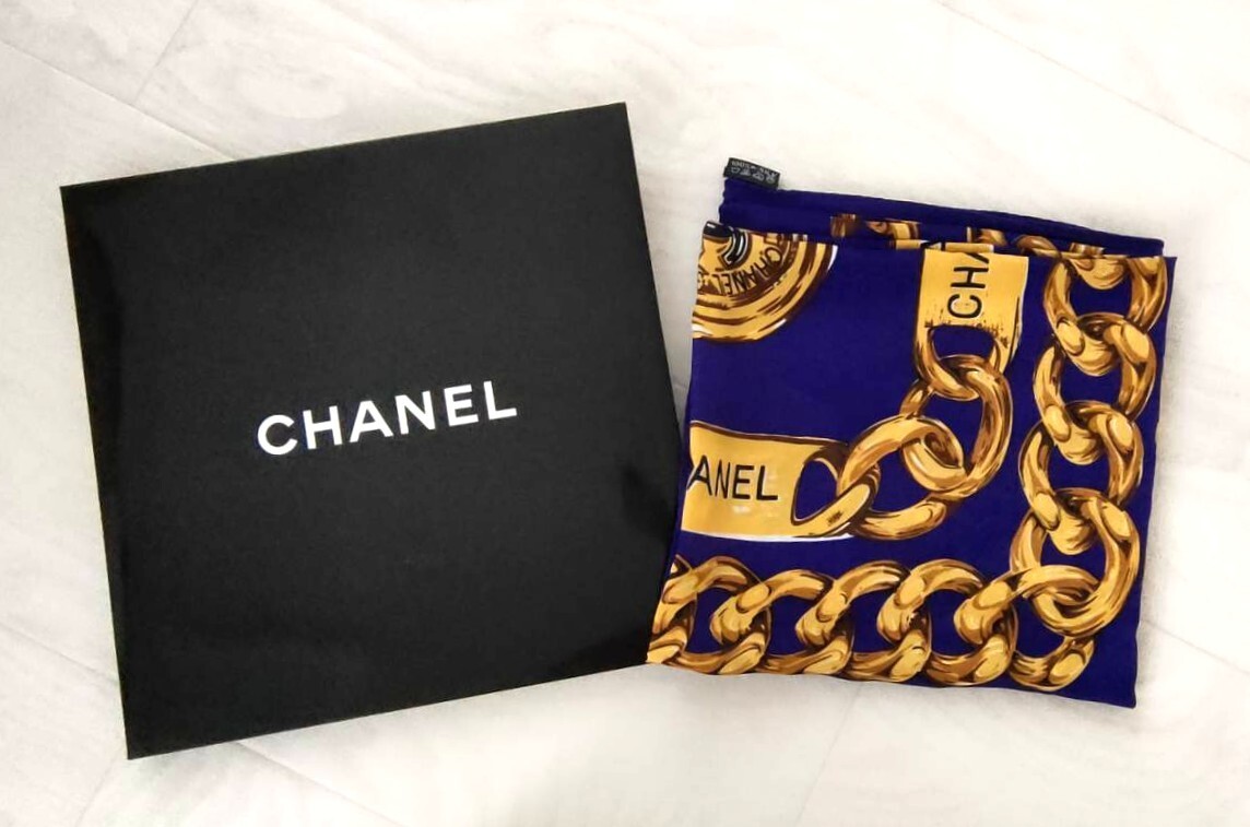 CHANEL★ チェーンリンクプリントsilk100％スカーフ CHANEL☆ チェーンリンクプリントsilk100％スカーフ