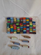 Lot 85 bobines de fil à coudre Couleurs variées Mercerie 