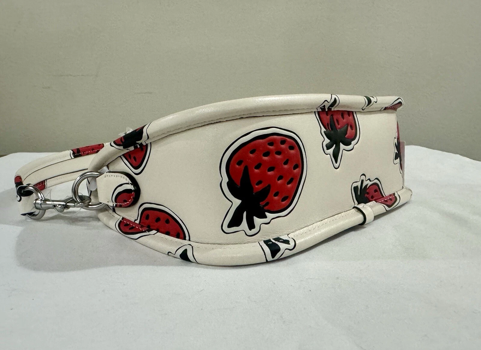 Borsa a tracolla Coach Swinger 20 fragola gesso nuova con etichetta mini pelle prezzo al dettaglio consigliato $275