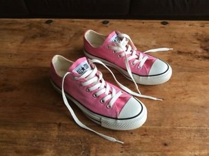pink converse trainers