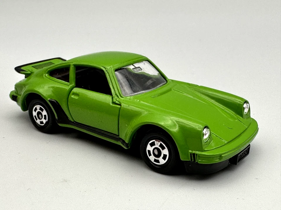TOMICA POCKET CARS #F1 PORSCHE 930 TURBO, VERDE, 1:64, EXCELENTE Foto 2 de 4