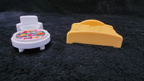 Vintage Fisher Price Little People Sweet Sounds Figures Lot Of 3 Chair Bed Table