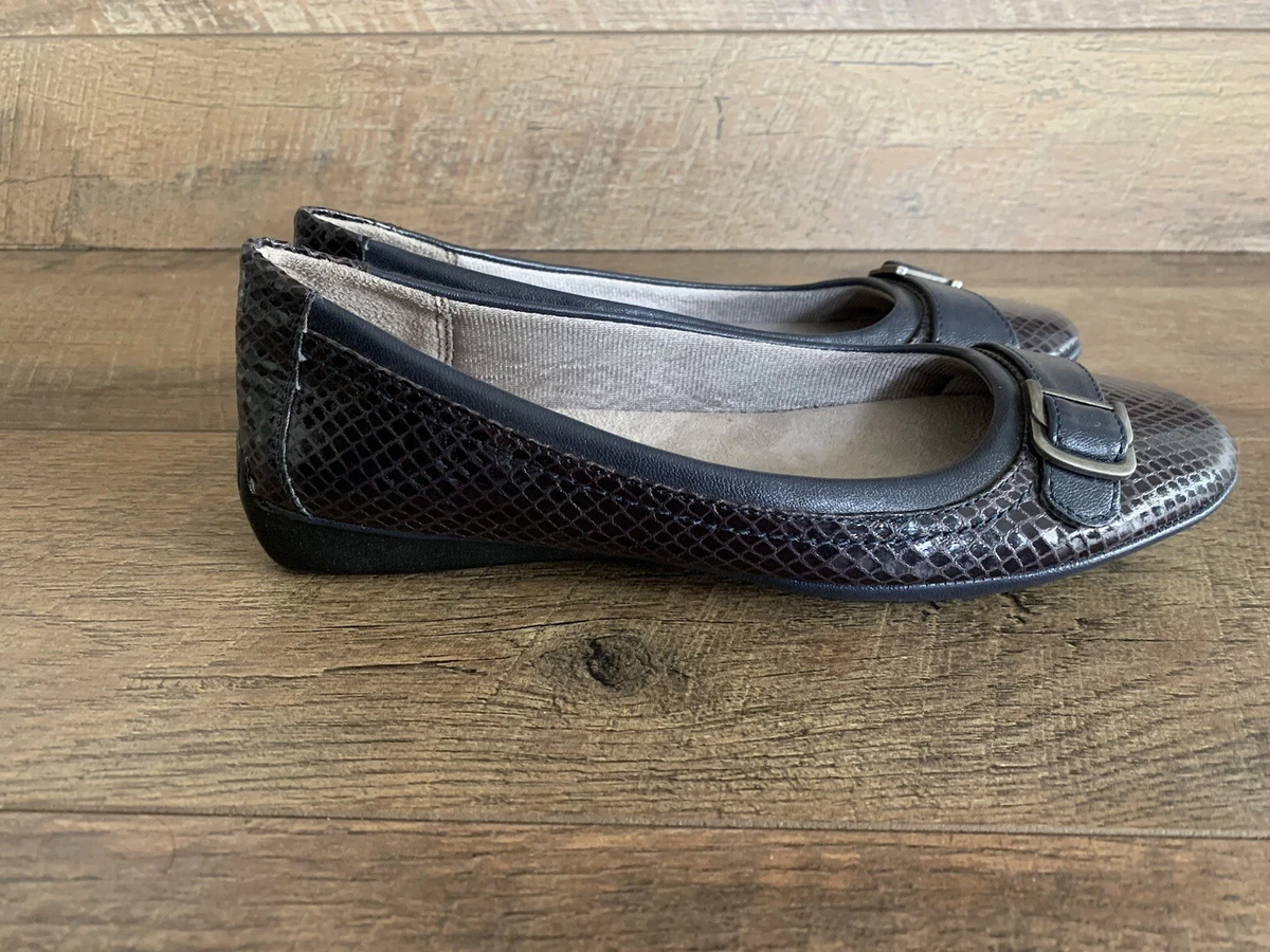 Life stride memory foam flats 2025