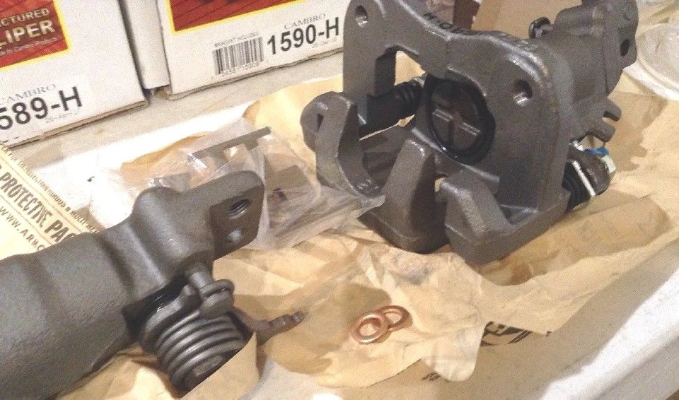 PINZAS DE FRENO TRASERAS SEMICARGADAS CAMBRO Y SOPORTE ACURA HONDA TSX ACUERDO 98-07 Foto 3 de 4