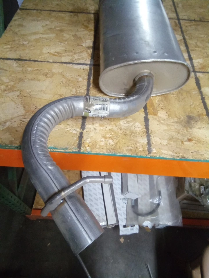 Silenciador para Chrysler Sebring 1996-2000 2,5 L V6 1999 1998 1997 Walker 18927 Foto 2 de 4