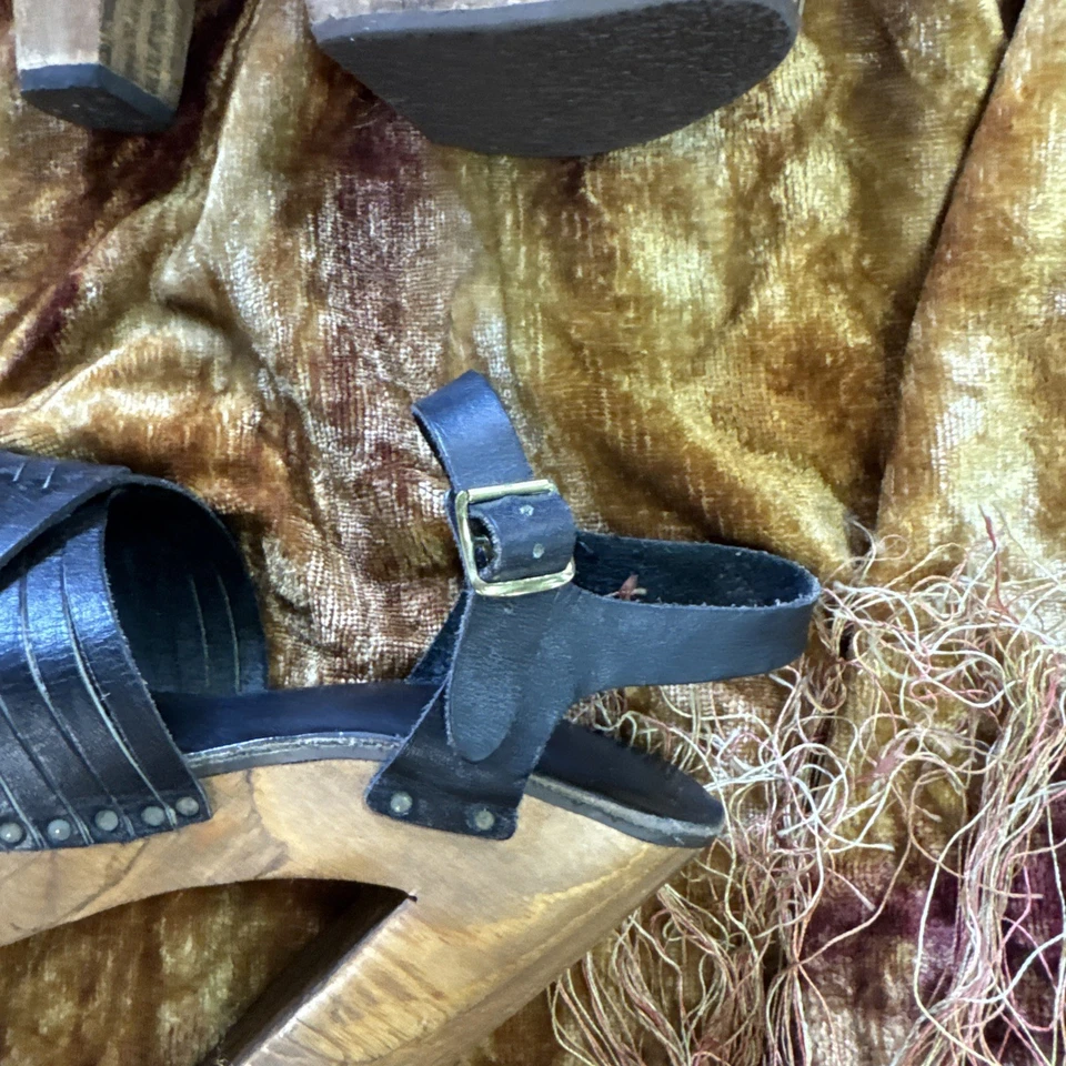 Vintage 1970s Leather & Wood Platform Shoes High Heels Strutters Strappy 1960s - Image 4 of 4