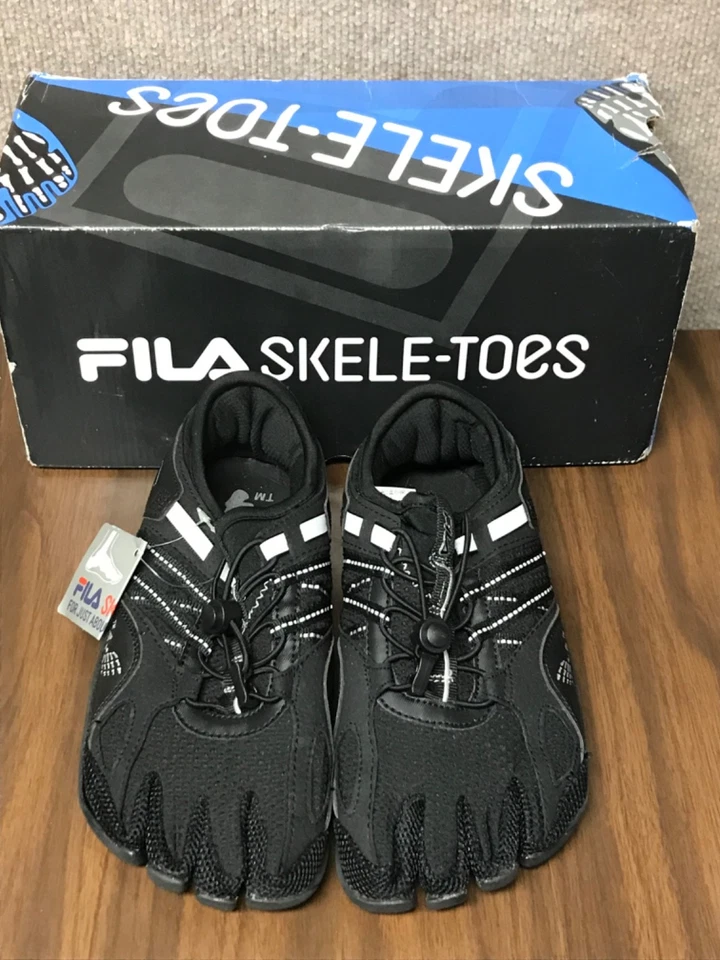 FILA Skele-toes Bay Runner RNR 3 Black Women's Running Water Shoes Size 8 NWT - Image 4 of 4
