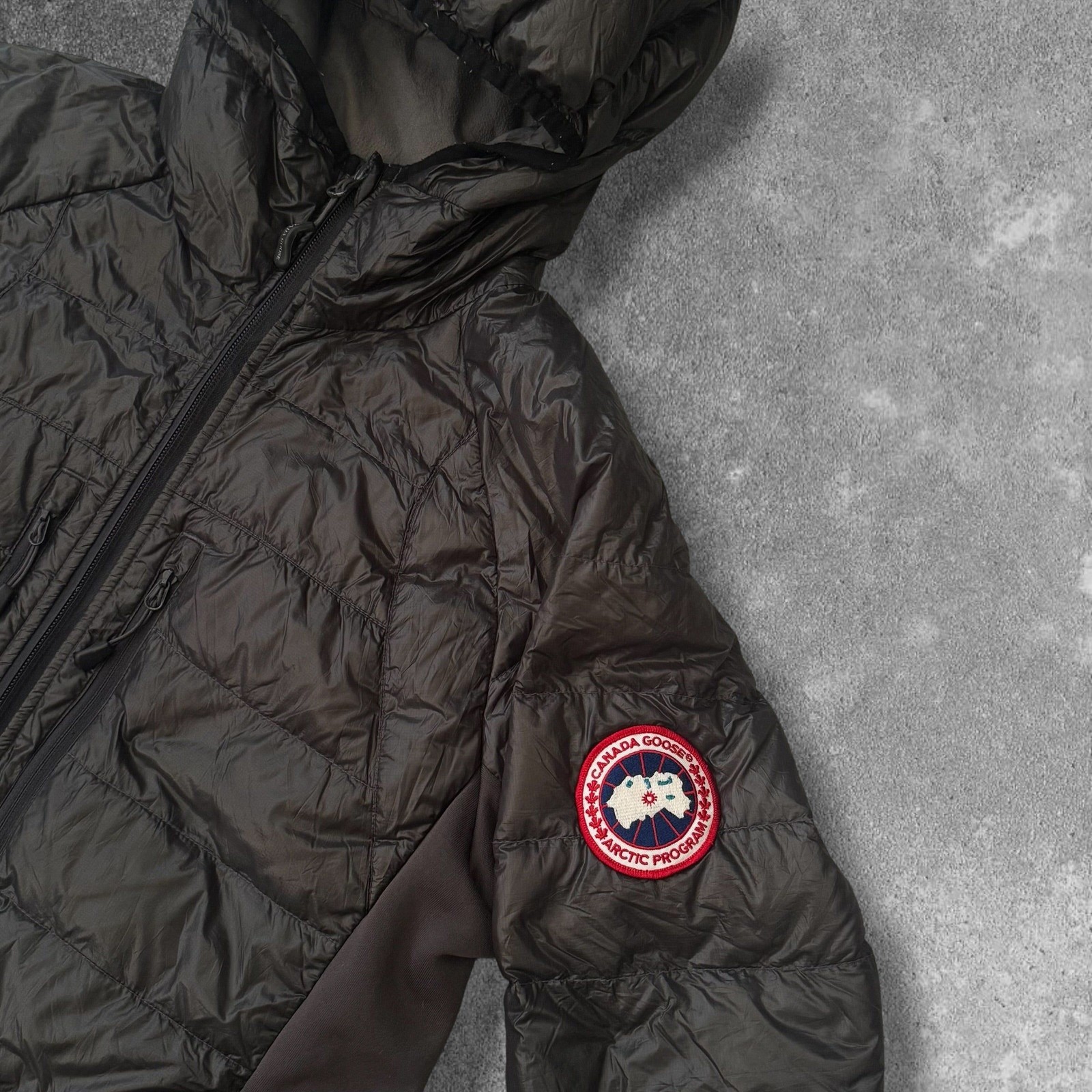 Canada Goose Hybridge Lite Jacket Size Medium RRP £495 image 2