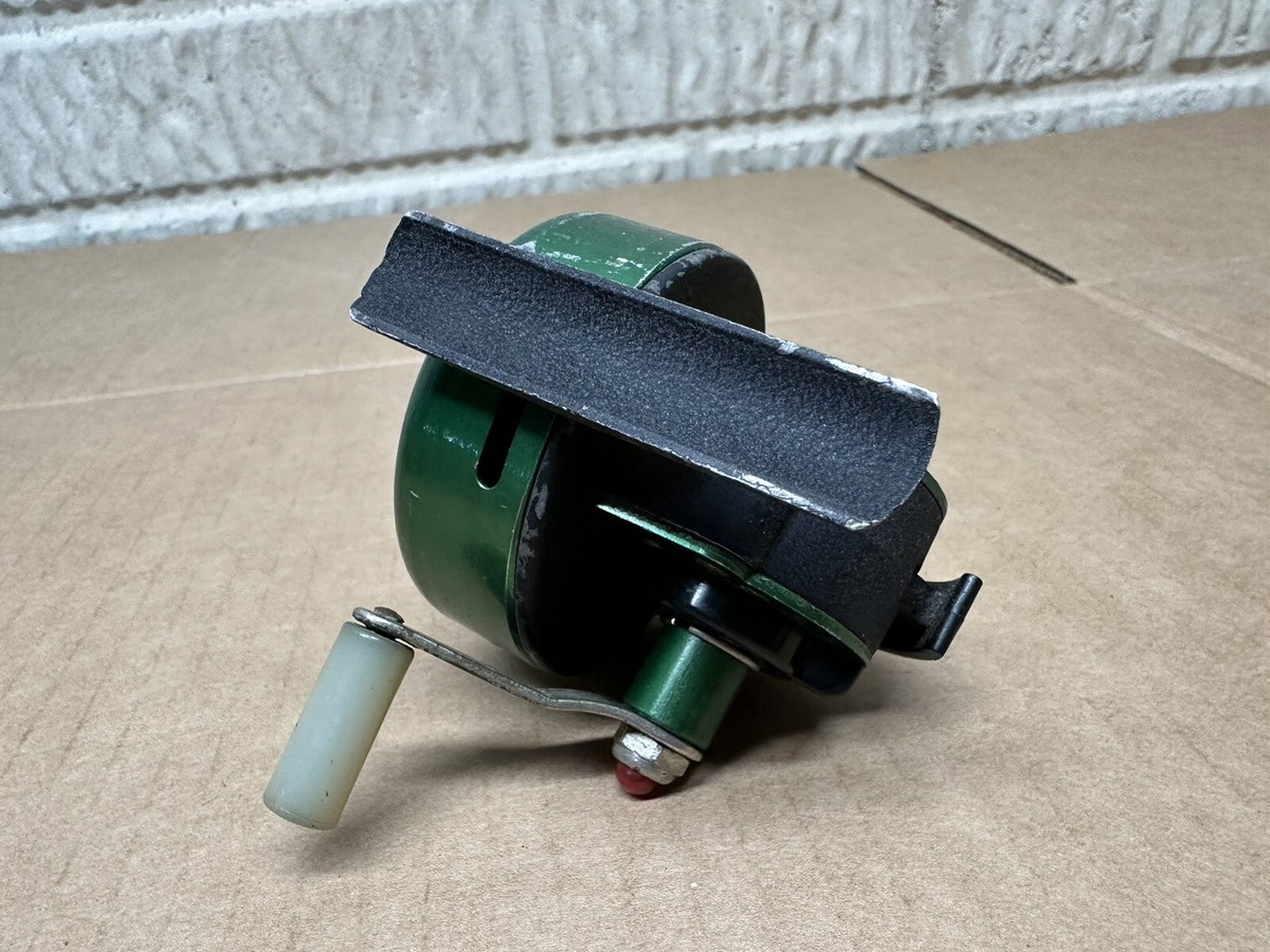 Vintage Johnson Century Model No 100 Spincast Fishing Reel