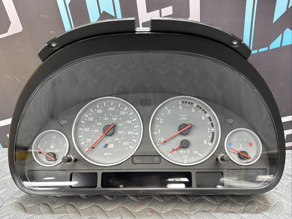 OEM 1999-2003 BMW E39 M5 INSTRUMENT CLUSTER GAUGE VELOCÍMETRO 73K MILLAS Foto 3 de 4