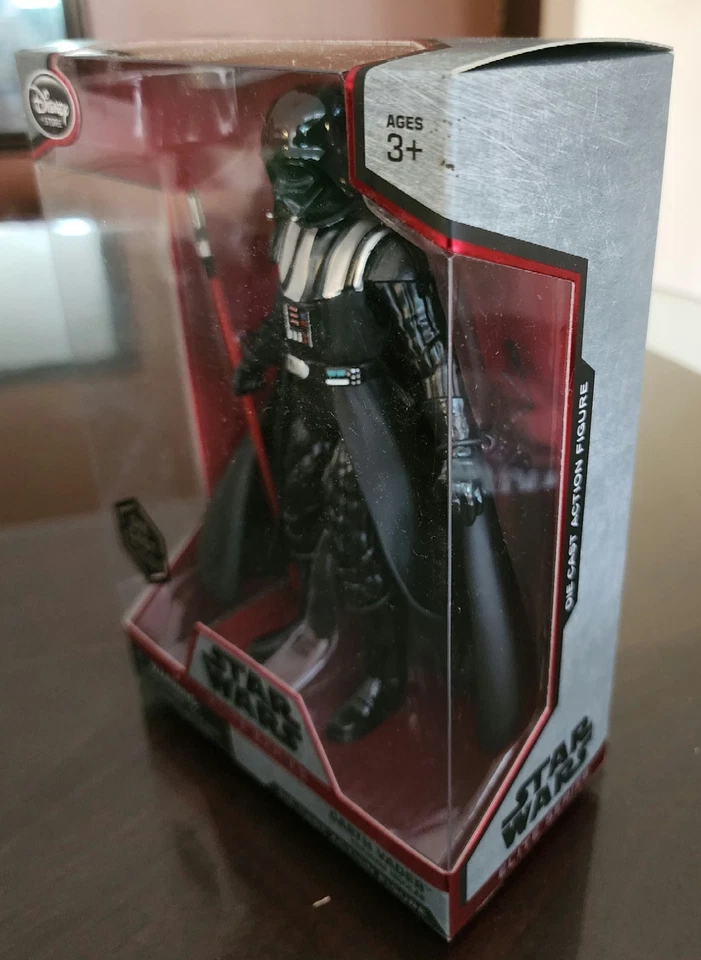 Boneco de ação Star Wars Elite Series fundido Darth Vader exclusivo da Disney Store - Imagem 3 de 4