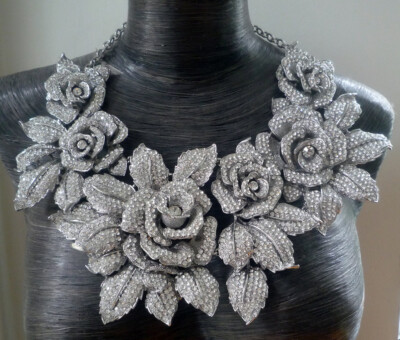 Butler and Wilson XXL COUTURE CLEAR ONLY Crystal Rose Flower Halskette NEU