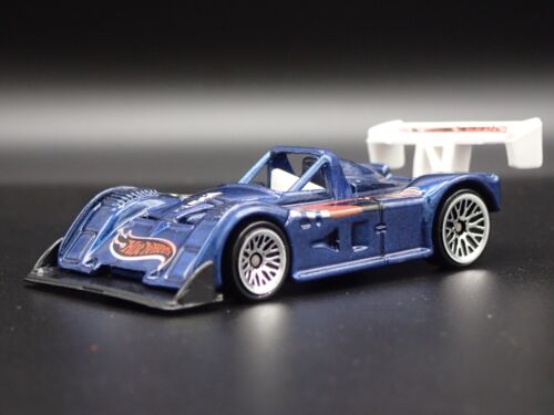 Riley & Scott Mk III Gara Auto 1:64 Scala da Collezione Diorama Modellino Auto - Foto 7 di 7