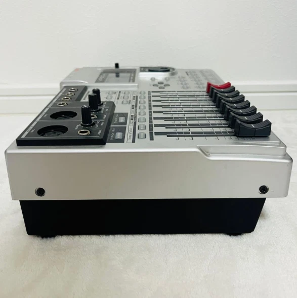 Fostex VF-80EX Digital Multi-Track Recorder 8 Tracks, Powered verygood condition - Image 4 of 4