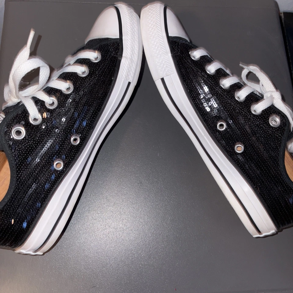 Wmns/mens- Chuck Taylor All-Star with purple and black reflectors size 9W-7M. - Image 4 of 4