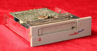 Iomega Ditto Easy800 Tape Drive Bandlaufwerk 1080Wi