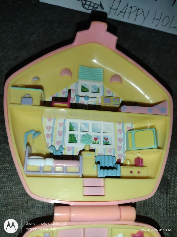 Vintage Bluebird Toys 1992 Polly Pocket rosa compacto Polly en la guardería con bebé Foto 3 de 4