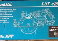 Makita XSR01PT 18V LXT Brushless Rear Handle 7-1/4" Saw Kit 2x5.0Ah