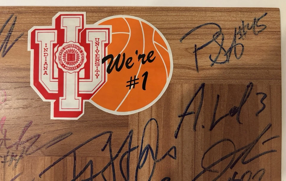 Indiana Hoosiers EQUIPO Firmado 2021-2022 Piso Tablero 16 AUTOS Mike Woodson + ¡Más! Foto 2 de 4