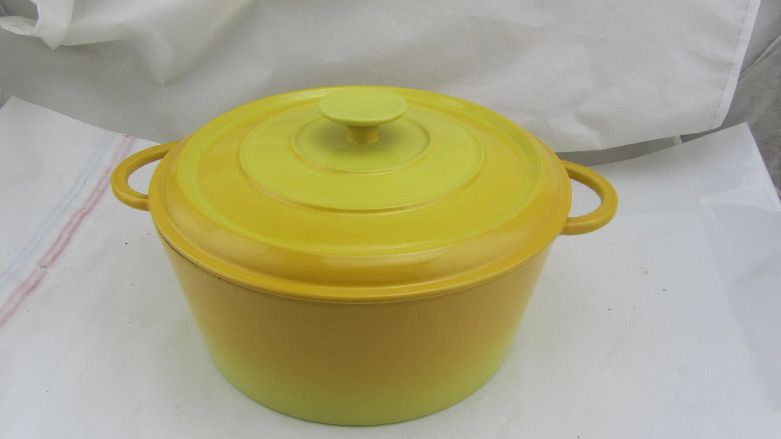 VTG Yellow Enameled Cast Iron Double Handle Round 5qt Dutch Oven #26 France