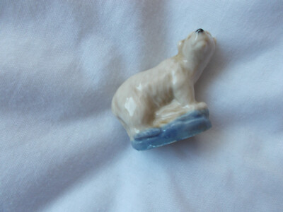 WADE EISBÄR / WEISS AUF BLAUEM ROCK TOUCH BEIGE (08/06) # POST O.SEAS