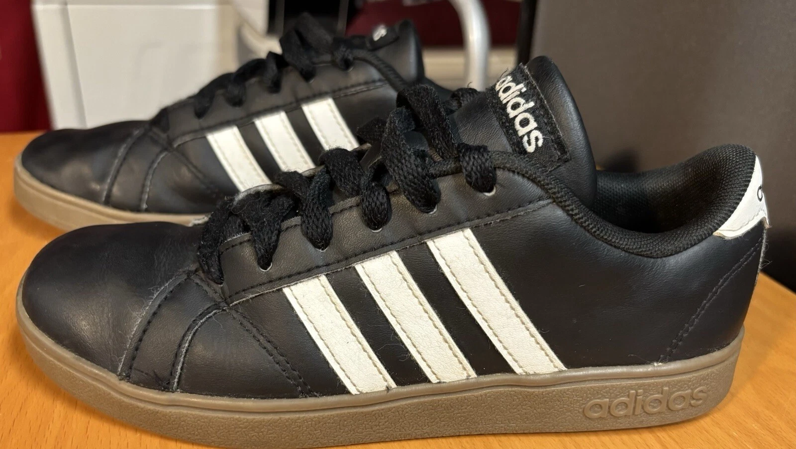 Scarpe Adidas taglia 3