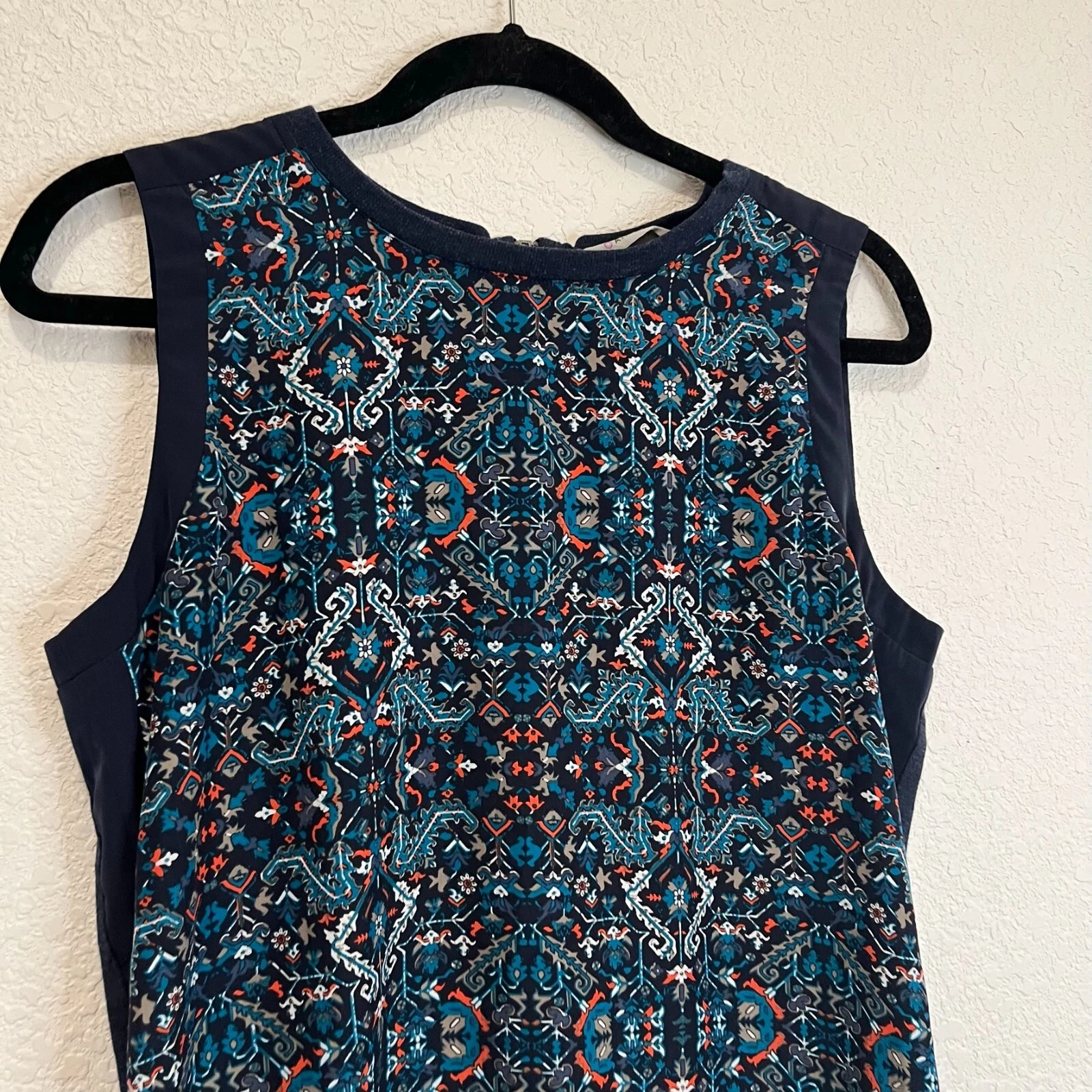 athleta geometric floral sleeveless back zip blouse shirt