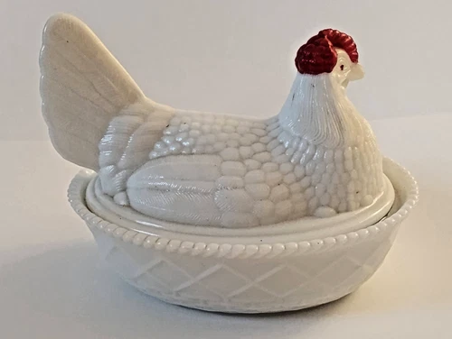 New ListingVintage Westmoreland Milk Glass Hen on Nest Covered Dish Chicken White Red Comb