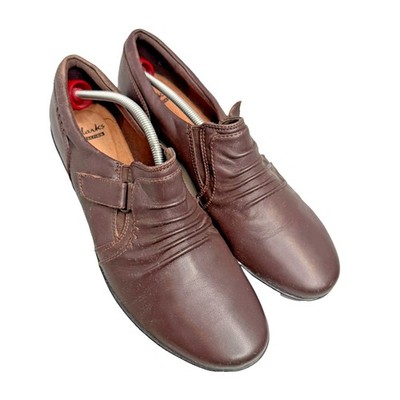 Clarks Collection Brown Leather Ruched Slip On Loafers  display picture 2