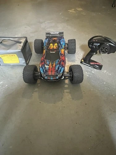 Traxxas Rustler 4x4 VXL brushless with 2 brand new 3-cell batteries and Lipo bag