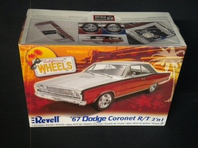 Revell '67 Dodge Coronet R/T 2'n1  1/25 Kit