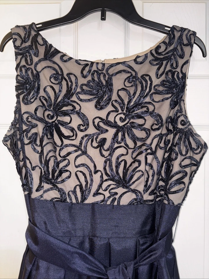 Vestido Jessica Howard azul marino satinado con cinturón - talla 14 Foto 2 de 4