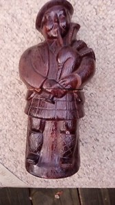 Rare /Antique Carved Wood Scottish Bagpiper Whiskey / Wine Bottle Holder 