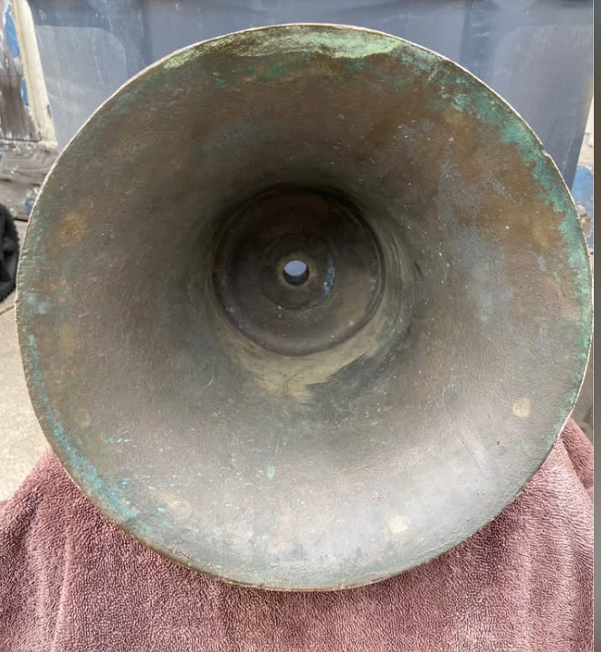 Antique Locomotive bronze bell NO CLAPPER - Image 4 of 4