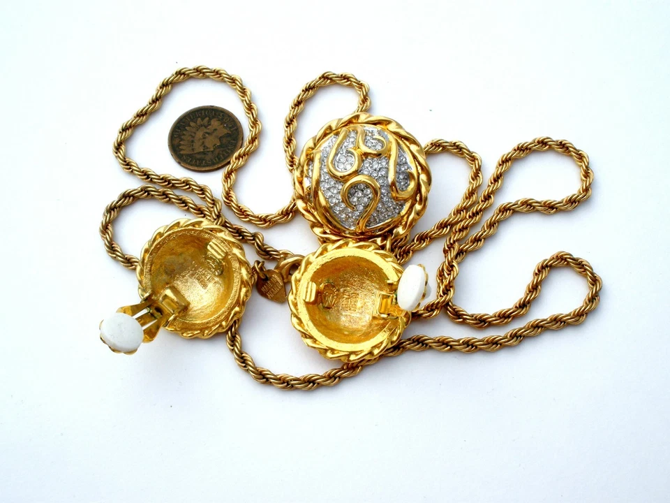 Conjunto Hutton Wilkinson Collar Esmalte Rojo Clip Pendientes Reversibles Cristales Transparentes Foto 4 de 4