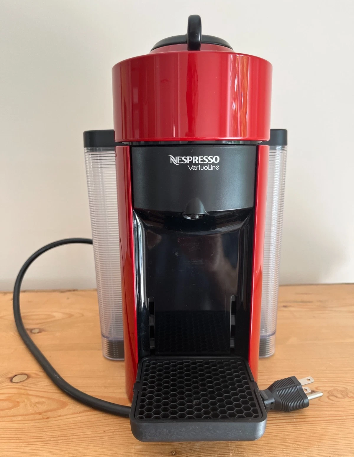Nespresso VertuoLine Coffee & Espresso Machine Type GCC1 - Red (Made in Switz.)
